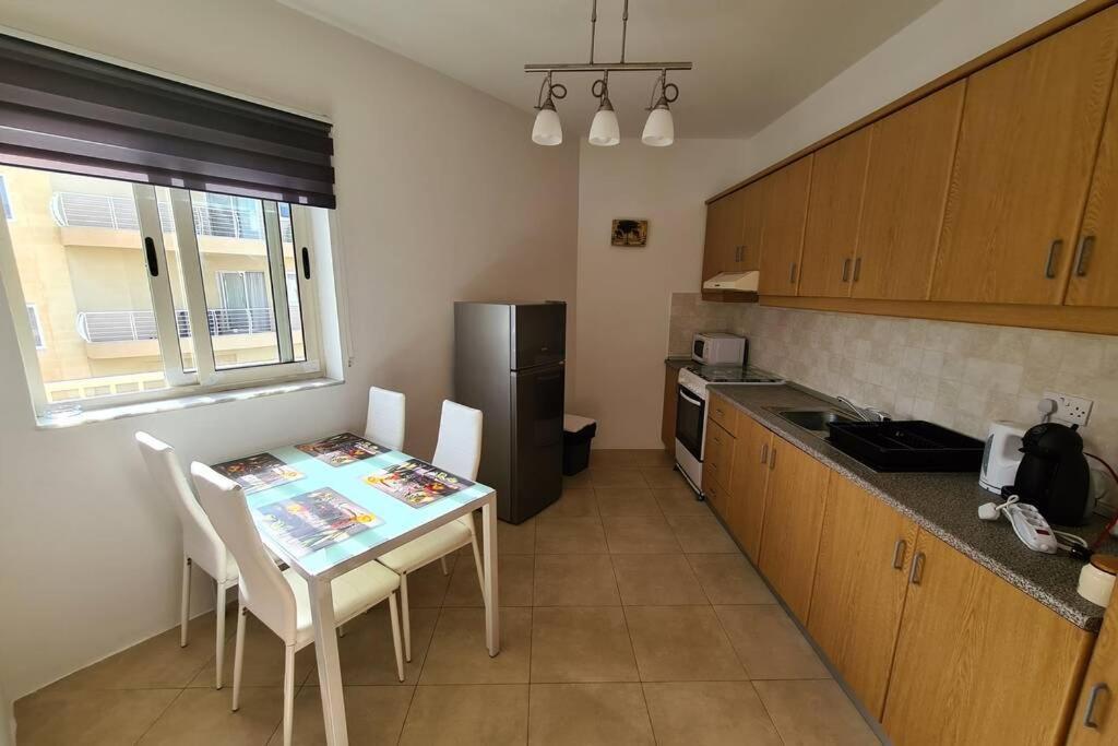 Bugibba Corner Apartment Stone Away From The Sea St. Paul's Bay Exterior foto